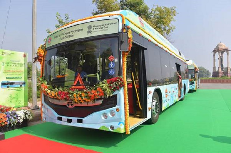 Hardeep Singh Puri flags off India’s first hydrogen fuel cell bus in New Delhi: How India is eyeing to expand its footprint in the hydrogen sector?
