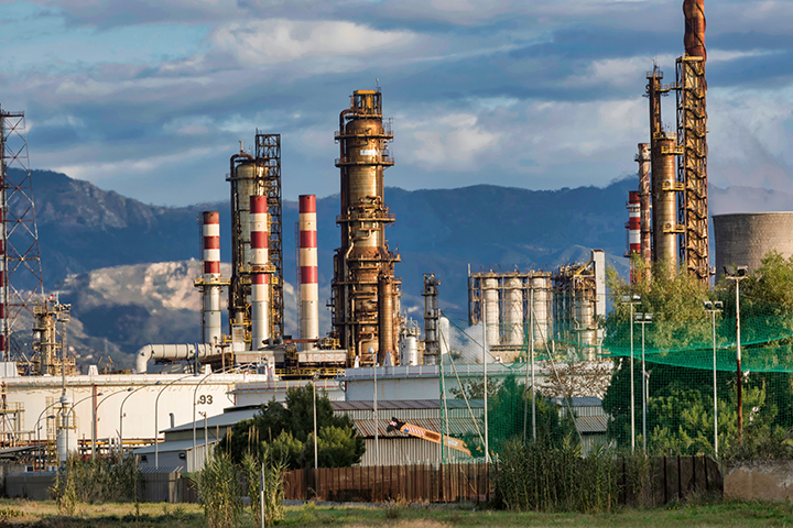 High fuel prices push India towards alternative energy as oil demand slows